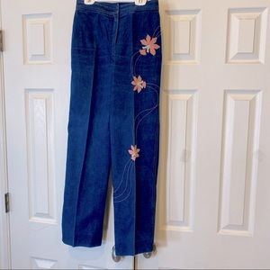 Denim jeans, floral embroidery NWOT, Womens size 8